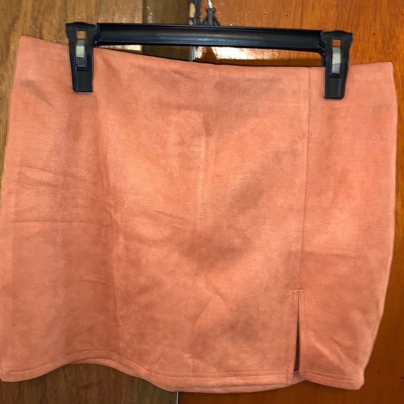 Rust color suede mini skirt with slit - Picture 1 of 2